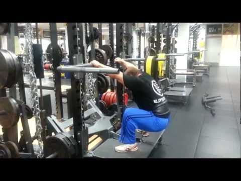 Pit Shark belt squats